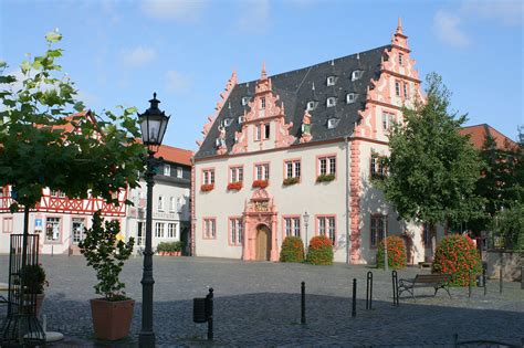 Alle mietobjekte alle kaufobjekte wohnung mieten wohnung kaufen haus mieten haus kaufen grundstück pachten grundstück kaufen wg / zimmer mieten garage mieten ferienhaus kaufen immobilienmarktplatz. Wambolt'sches Schloss in Groß-Umstadt wird restauriert