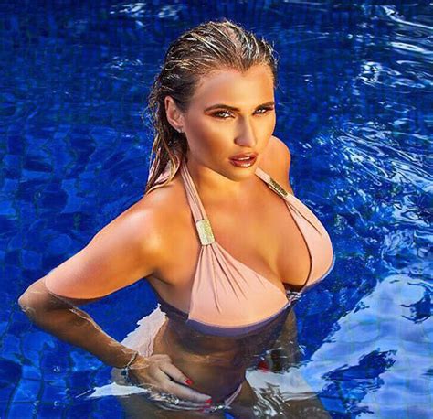 Billie Faiers Instagram Star Wows Fans With Mind Blowing Bikini Snaps
