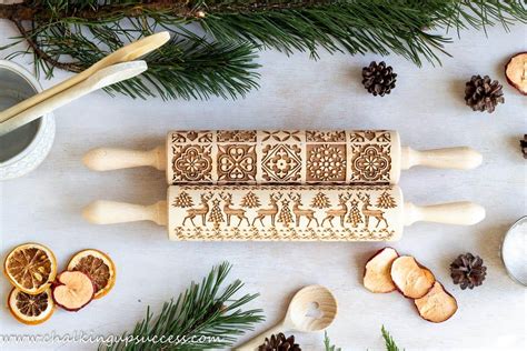 How To Make Christmas Cookies With An Embossed Rolling Pin Chalking