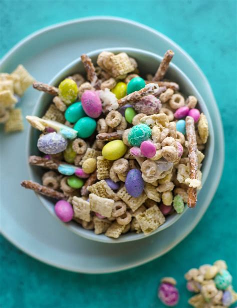 easter snack mix easter bunny trail mix recipe easter crack