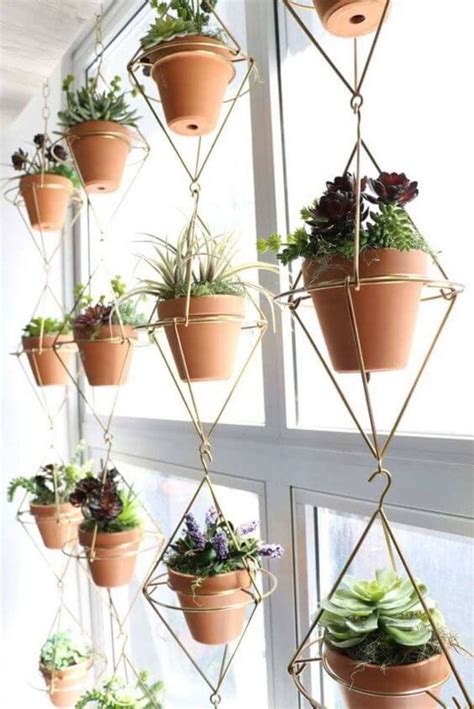 SUPORTE PARA PLANTAS - de Madeira, Ferro, Paletes, para ... Diy glass shelves in front of kitchen window.