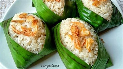 Yang unik, nasi uduk di sini, dihidangkan dengan daun pisang yang berukuran sedang dan ditaburi daun bawang. Jadi Makanan Khas Betawi, Ternyata Ini Asal Usul dan 4 ...