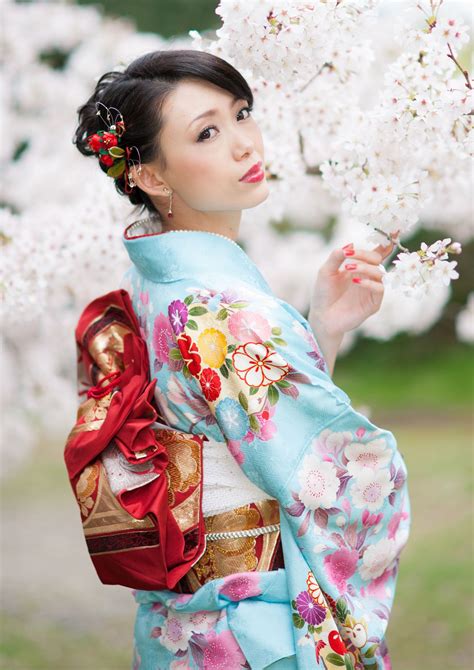 Season Of Cherry Blossom Kimono Japan Beautiful Kimonos Japanese