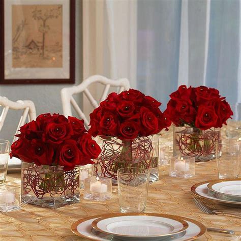 30 Eye Catching Christmas Table Centerpieces Ideas