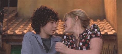 When She Finally Realized Her Best Friend Was Her Soulmate Why Lizzie Mcguire Is Relatable