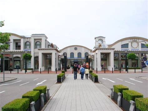 Ingolstadt village is one of the nine chic outlet shopping® villages throughout europe, home to the leading international fashion and lifestyle brands. Шоп тур в Ingolstadt Village • Такси. Аэропорт трансфер ...