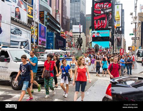 Concurrida Times Square En Manhattan Ciudad De Nueva York Street Con