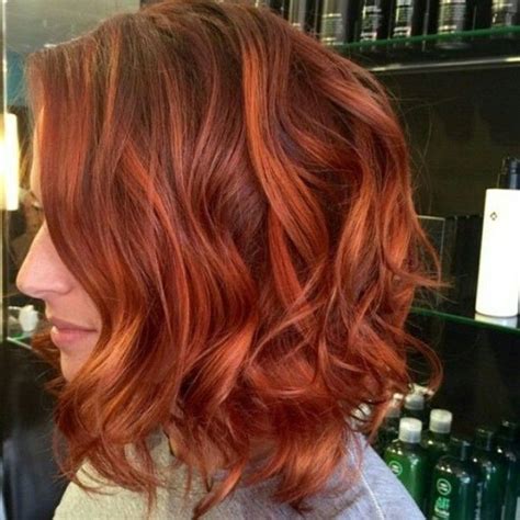 Kurze Kupfer Haare Mit Herrlichen Wellen Short Copper Hair Short Red