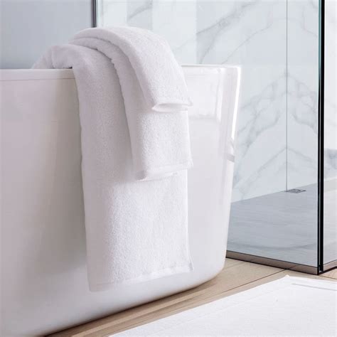 Signature Towels And Bath Mats Hotel Towels Towel Bath Mats Towel