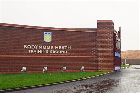 Ein allzu gnädiges urteil des meistertrainers. Aston Villa - Bodymoor Heath Training Ground - Sign ...