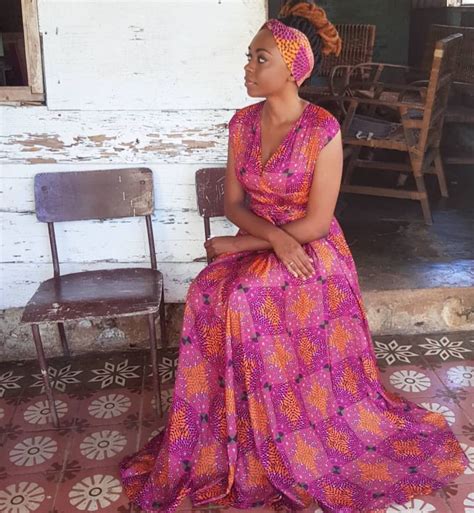Image model pagne africain ensemble pagne. Idées de looks avec l'imprimé wax en soie | Modele robe ...