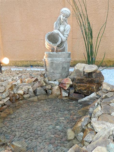 Una fuente de jardín chic y muy práctica. Piedra Decorativa Para Jardines, Fuentes De Agua Y ...