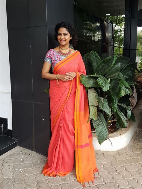 Actress, model, tv host and fashion designer of fashion label pranaah poornima indrajith. Poornima indrajith in red saree with denim statement ...