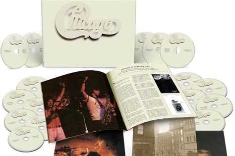 シカゴ1971年のライヴ・アルバム『chicago At Carnegie Hall』50周年記念デラックス・エディション7月発売、トレーラー