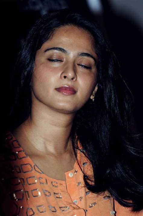 Anushka Shetty At Singam 2 Yamudu 2 Movie Trailer Launch Photos
