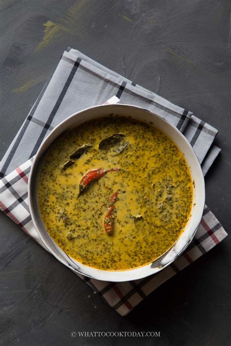 Daun ubi tumbuk (indonesian for pounded cassava leaves) is a vegetable dish commonly found in indonesia, made from pounded cassava leaves. Gulai Daun Ubi Tumbuk (Pucuk Ubi Masak Lemak)