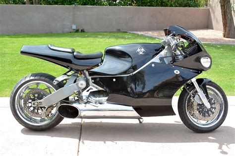 Y2k Mtt Turbine Superbike With 420 Horsepower Turboshaft Engine