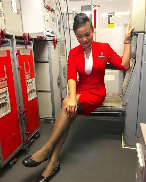 Pin By Azhar Ra On Pilot Stewardess And Cabin Crew Sexy Flight Attendant Sexy Stewardess