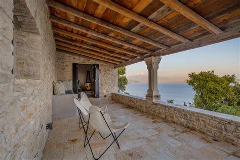 16 Breathtaking Mediterranean Balcony Designs With Beautiful Views