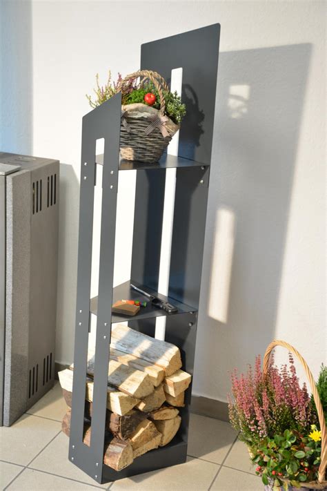 Gefertigt aus pulverbeschichtetem stahl ist die holzaufbewahrung robust und kann auch in die garage, schuppen oder geschützt im outdoorbereich aufgestellt werden. Kaminholzregal Innen - Moderne Kaminholzständer aus Metall