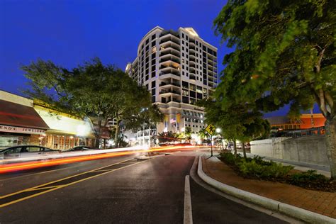Plaza at Five Points in Downtown Sarasota : Condos for Sale w/ Amenites