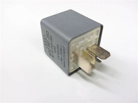 To access them, you need to open the driver's door, locate open drivers door. Audi A4 Avant For fuel pump contact close relay to be used ...