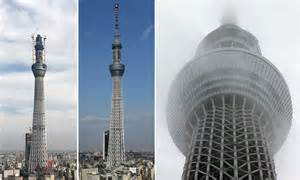 Tokyo Sky Tree Tourists Brave Week Long Wait To Scale The Worlds