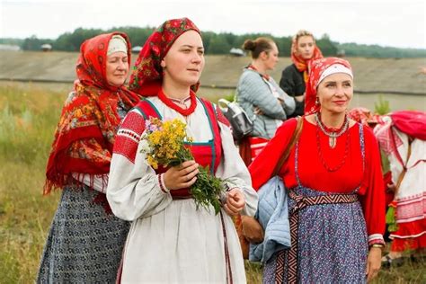 Русские — происхождение народа где и как живут традиции одежда кухня
