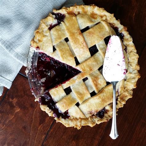 Easy Homemade Blackberry Pie Rumbly In My Tumbly