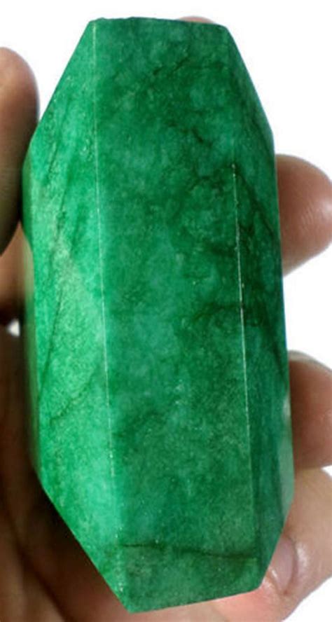 1020ct Certified Huge Natural Emerald Artifacts World