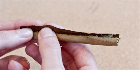 How To Roll A Blunt 6 Step Visual Guide Key To Cannabis