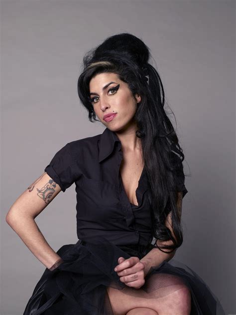 Before her death she was one of the biggest names in music and her unique voice and powerful lyrics had earned her a… ¡WOW! Aparece una foto de Amy Winehouse nunca vista ...