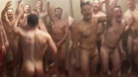 Equipo De Rugby Celebrando Desnudos En La Duchas My Own Private Locker Room