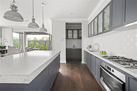 Because we all need a little more sunshine in our lives after 2020, am i right?! Kitchen Colour Trends 2020 - The Build & Design Centre