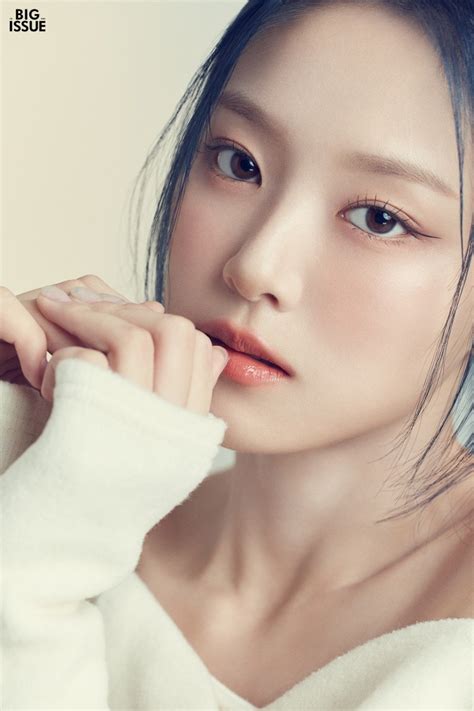 Loonas Heejin And Hyunjin Show Their Delicate Visuals As The Cover Stars