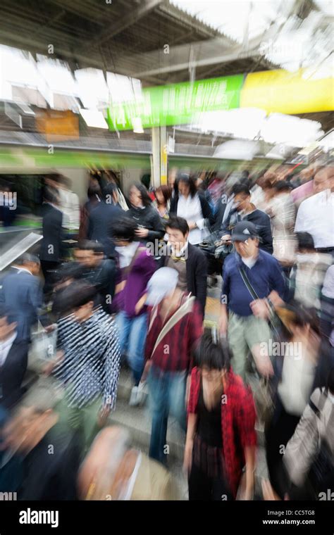 Japan Tokyo Shinjuku Shinjuku Station Rush Hour Commuters Stock Photo Alamy