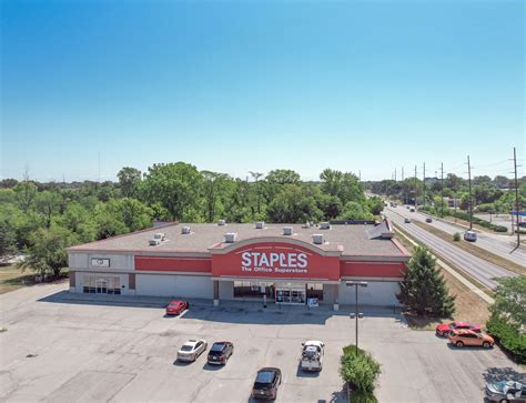 3250 W 86th St Indianapolis In 46268 Well Located Staples Anchor