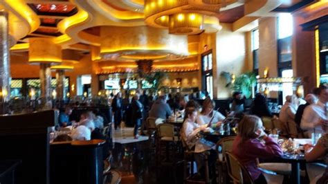 Here are the best cheesecake factory cheesecakes, ranked by dessert lovers everywhere. cheesecake Factory very attractive restaurant decor ...