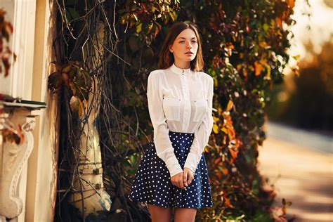 Download Olga Kobzar Outdoor Brunette Skirt Woman Model Hd Wallpaper By