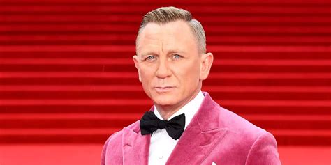 The Queen Broke With Tradition To Give Bond Actor Daniel Craig An Honor Usually Reserved For