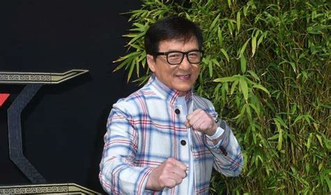 Jackie chan, sbs, mbe is a hong kong actor, action choreographer, comedian, director, producer, martial artist, screenwriter, entrepreneur, singer chan has received stars on the hong kong avenue of stars and the hollywood walk of fame. Jackie Chan - biography, photos, facts, personal life ...