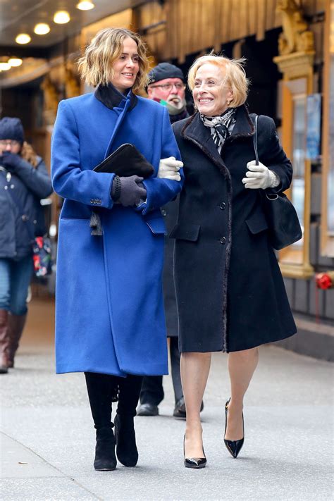 Sarah paulson is an american actress who is best known for her roles in cbs's supernatural drama american gothic. Everything Sarah Paulson & Girlfriend Holland Taylor Have ...
