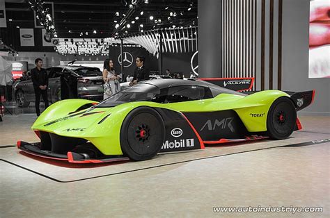 The Aston Martin Valkyrie Amr Pro Looks Absolutely Gorgeous Up Close