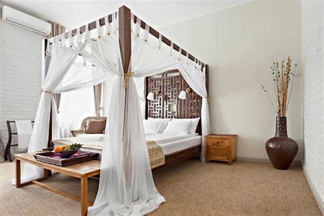 30 Best Canopy Bed Examples To Introduce Into Your Bedroom