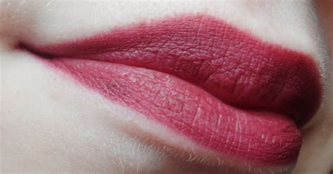 Alexandra Dean Beauty Dark Redplum Lips Topshop And Maybelline