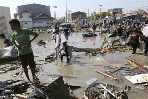Indonesia Earthquake And Tsunami Death Toll Rises To At Least 832 London Evening Standard