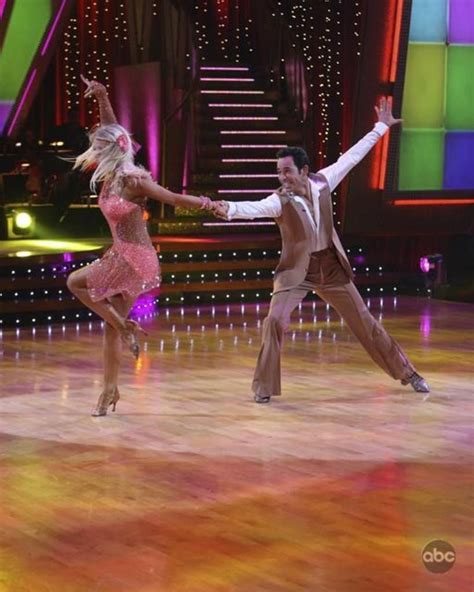 Helio And Julianne Cha Cha Cha Dwts Helio Castroneves Julianne Hough