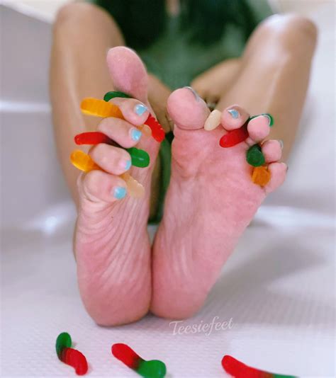 Lewd Ligu On Twitter Rt Prettyfeet25 How Would You Eat Them Off