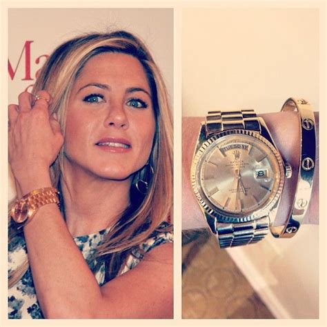 Get Jennifer Anistons Red Carpet Look With A Yellow Gold Love Bangle