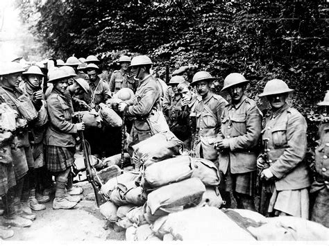 World War One The Black Watch August 1918 Distributing Packs Amongst